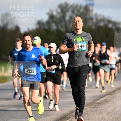 12.04.2026 - 45. Internationalen Wilhelmsburger Insellauf Dr. Thomas Lammeyer http://msf.ph/oto/9432548 12.04.2026 09:15:12 Laufen 4000, 3238, 144 meine-sportfotos.de