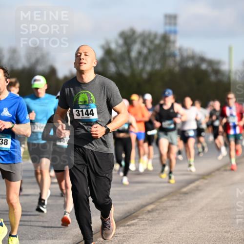 12.04.2026 - 45. Internationalen Wilhelmsburger Insellauf Dr. Thomas Lammeyer http://msf.ph/oto/9432553 12.04.2026 09:15:13 Laufen 3238, 3706, 3144 meine-sportfotos.de
