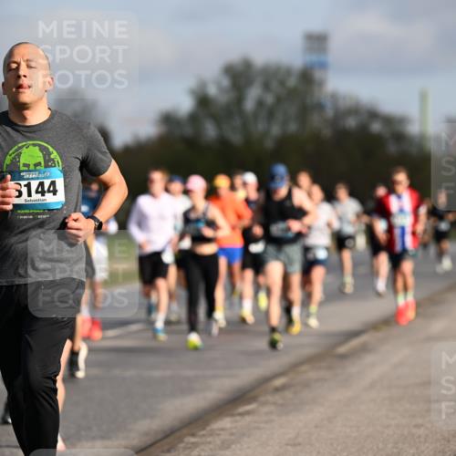 12.04.2026 - 45. Internationalen Wilhelmsburger Insellauf Dr. Thomas Lammeyer http://msf.ph/oto/9432557 12.04.2026 09:15:14 Laufen 3144 meine-sportfotos.de