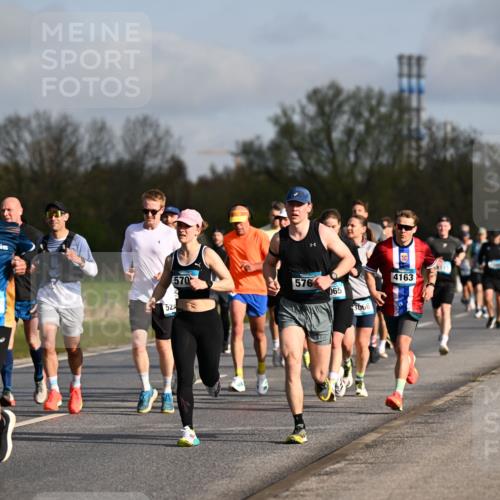 12.04.2026 - 45. Internationalen Wilhelmsburger Insellauf Dr. Thomas Lammeyer http://msf.ph/oto/9432563 12.04.2026 09:15:15 Laufen 5042, 52, 570, 576, 065, 3066, 4163 meine-sportfotos.de