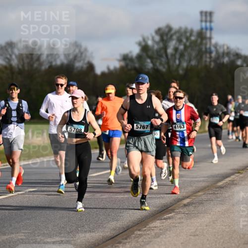 12.04.2026 - 45. Internationalen Wilhelmsburger Insellauf Dr. Thomas Lammeyer http://msf.ph/oto/9432564 12.04.2026 09:15:16 Laufen 5708, 5042, 5767, 55, 4163 meine-sportfotos.de