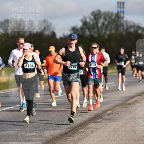 12.04.2026 - 45. Internationalen Wilhelmsburger Insellauf Dr. Thomas Lammeyer http://msf.ph/oto/9432568 12.04.2026 09:15:16 Laufen 534, 5708, 5767, 65, 4163 meine-sportfotos.de