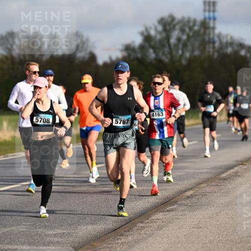 12.04.2026 - 45. Internationalen Wilhelmsburger Insellauf Dr. Thomas Lammeyer http://msf.ph/oto/9432569 12.04.2026 09:15:17 Laufen 5534, 5708, 5767, 4163 meine-sportfotos.de