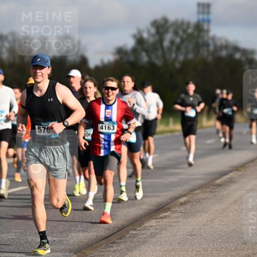 12.04.2026 - 45. Internationalen Wilhelmsburger Insellauf Dr. Thomas Lammeyer http://msf.ph/oto/9432574 12.04.2026 09:15:18 Laufen 708, 4670, 576, 306, 4163 meine-sportfotos.de