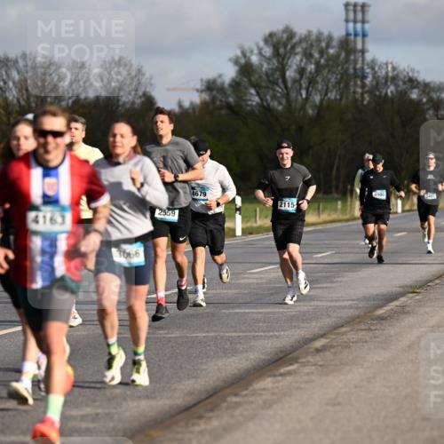 12.04.2026 - 45. Internationalen Wilhelmsburger Insellauf Dr. Thomas Lammeyer http://msf.ph/oto/9432581 12.04.2026 09:15:19 Laufen 4163, 3066, 2559, 4679, 7, 2115, 4980, 4329, 3485 meine-sportfotos.de