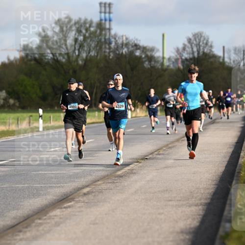 12.04.2026 - 45. Internationalen Wilhelmsburger Insellauf Dr. Thomas Lammeyer http://msf.ph/oto/9432597 12.04.2026 09:15:22 Laufen 2115, 4980, 4329 meine-sportfotos.de