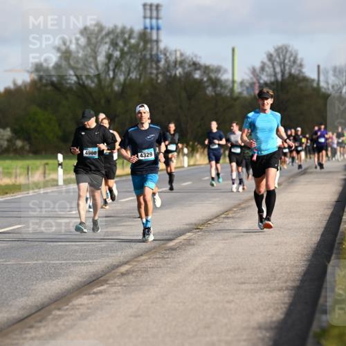 12.04.2026 - 45. Internationalen Wilhelmsburger Insellauf Dr. Thomas Lammeyer http://msf.ph/oto/9432600 12.04.2026 09:15:23 Laufen 4980, 4329 meine-sportfotos.de