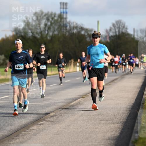 12.04.2026 - 45. Internationalen Wilhelmsburger Insellauf Dr. Thomas Lammeyer http://msf.ph/oto/9432610 12.04.2026 09:15:25 Laufen 4329, 3485 meine-sportfotos.de