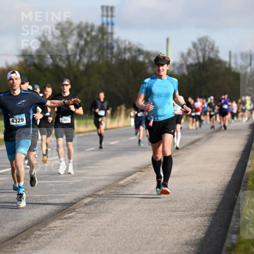 12.04.2026 - 45. Internationalen Wilhelmsburger Insellauf Dr. Thomas Lammeyer http://msf.ph/oto/9432612 12.04.2026 09:15:25 Laufen 4329, 3485 meine-sportfotos.de