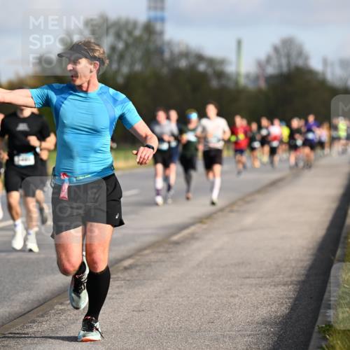12.04.2026 - 45. Internationalen Wilhelmsburger Insellauf Dr. Thomas Lammeyer http://msf.ph/oto/9432622 12.04.2026 09:15:28 Laufen 30 meine-sportfotos.de