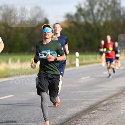 12.04.2026 - 45. Internationalen Wilhelmsburger Insellauf Dr. Thomas Lammeyer http://msf.ph/oto/9432652 12.04.2026 09:15:35 Laufen 112, 2488, 3796 meine-sportfotos.de
