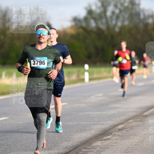 12.04.2026 - 45. Internationalen Wilhelmsburger Insellauf Dr. Thomas Lammeyer http://msf.ph/oto/9432654 12.04.2026 09:15:36 Laufen 3796 meine-sportfotos.de