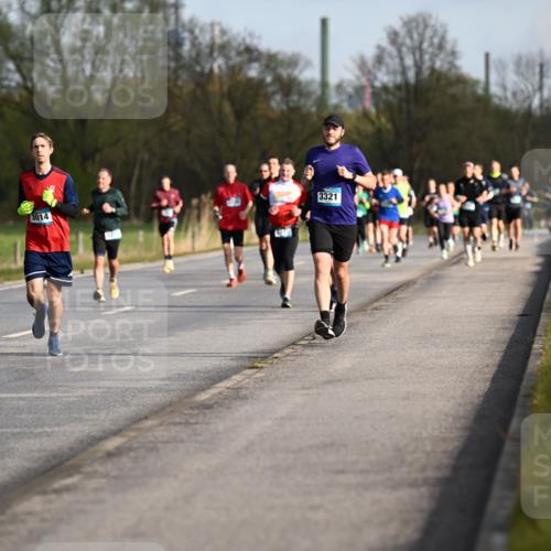 12.04.2026 - 45. Internationalen Wilhelmsburger Insellauf Dr. Thomas Lammeyer http://msf.ph/oto/9432660 12.04.2026 09:15:37 Laufen 3014, 3321 meine-sportfotos.de