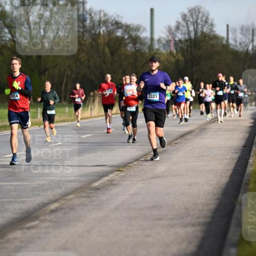 12.04.2026 - 45. Internationalen Wilhelmsburger Insellauf Dr. Thomas Lammeyer http://msf.ph/oto/9432661 12.04.2026 09:15:37 Laufen 5209, 3014, 2710, 3321 meine-sportfotos.de