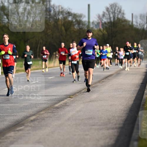12.04.2026 - 45. Internationalen Wilhelmsburger Insellauf Dr. Thomas Lammeyer http://msf.ph/oto/9432663 12.04.2026 09:15:38 Laufen 3014, 3321 meine-sportfotos.de