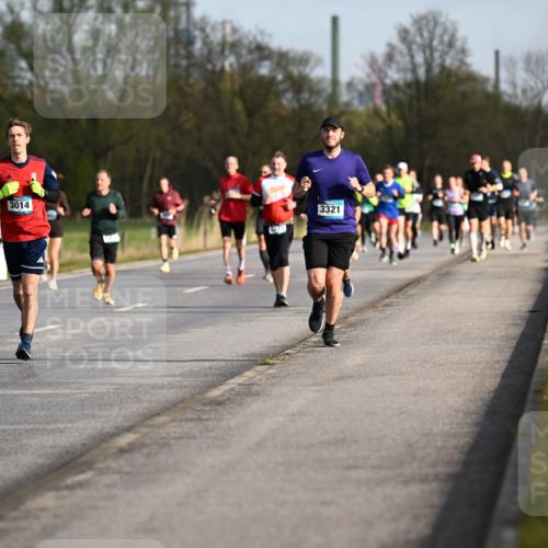 12.04.2026 - 45. Internationalen Wilhelmsburger Insellauf Dr. Thomas Lammeyer http://msf.ph/oto/9432664 12.04.2026 09:15:38 Laufen 3014, 3321 meine-sportfotos.de