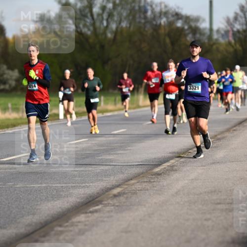 12.04.2026 - 45. Internationalen Wilhelmsburger Insellauf Dr. Thomas Lammeyer http://msf.ph/oto/9432670 12.04.2026 09:15:39 Laufen 3014, 3321 meine-sportfotos.de