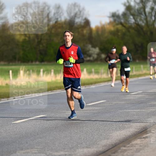 12.04.2026 - 45. Internationalen Wilhelmsburger Insellauf Dr. Thomas Lammeyer http://msf.ph/oto/9432678 12.04.2026 09:15:41 Laufen 3014, 3321 meine-sportfotos.de