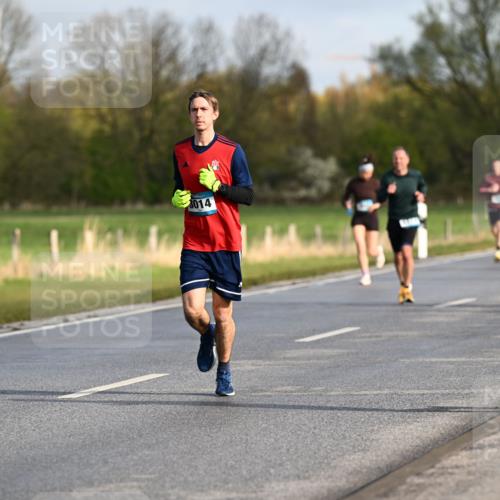 12.04.2026 - 45. Internationalen Wilhelmsburger Insellauf Dr. Thomas Lammeyer http://msf.ph/oto/9432681 12.04.2026 09:15:41 Laufen 3014, 3321 meine-sportfotos.de