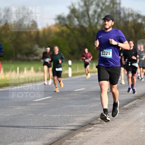 12.04.2026 - 45. Internationalen Wilhelmsburger Insellauf Dr. Thomas Lammeyer http://msf.ph/oto/9432685 12.04.2026 09:15:41 Laufen 3014, 3321 meine-sportfotos.de
