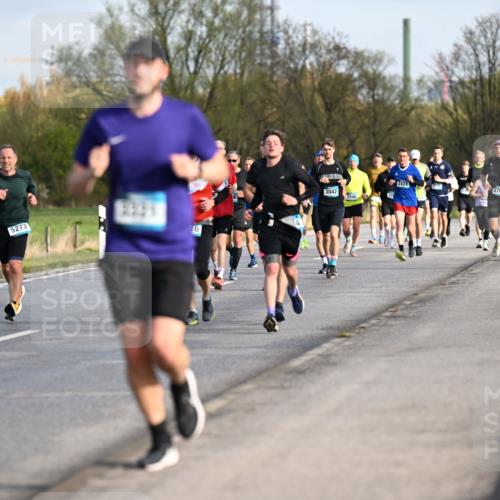 12.04.2026 - 45. Internationalen Wilhelmsburger Insellauf Dr. Thomas Lammeyer http://msf.ph/oto/9432689 12.04.2026 09:15:42 Laufen 394, 5273, 10, 3042, 2048, 2472, 4787 meine-sportfotos.de