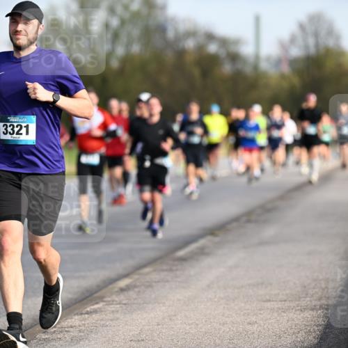 12.04.2026 - 45. Internationalen Wilhelmsburger Insellauf Dr. Thomas Lammeyer http://msf.ph/oto/9432692 12.04.2026 09:15:43 Laufen 3321 meine-sportfotos.de
