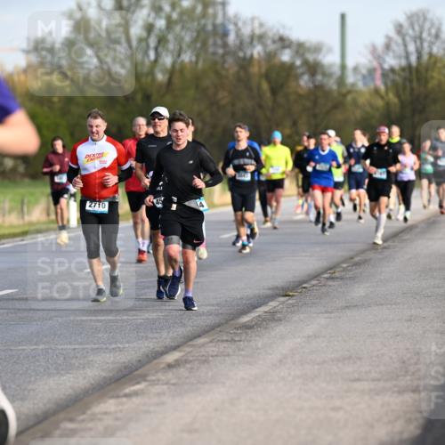 12.04.2026 - 45. Internationalen Wilhelmsburger Insellauf Dr. Thomas Lammeyer http://msf.ph/oto/9432696 12.04.2026 09:15:44 Laufen 2321, 2710 meine-sportfotos.de