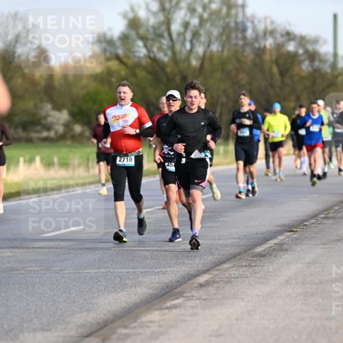 12.04.2026 - 45. Internationalen Wilhelmsburger Insellauf Dr. Thomas Lammeyer http://msf.ph/oto/9432700 12.04.2026 09:15:44 Laufen 5273, 2710, 454 meine-sportfotos.de