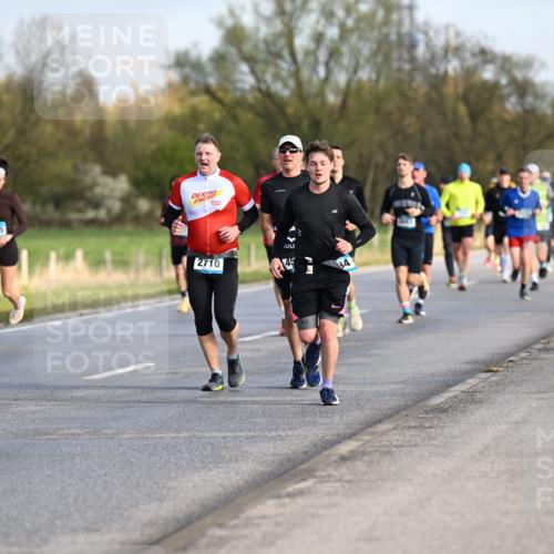 12.04.2026 - 45. Internationalen Wilhelmsburger Insellauf Dr. Thomas Lammeyer http://msf.ph/oto/9432701 12.04.2026 09:15:44 Laufen 5273, 2710 meine-sportfotos.de