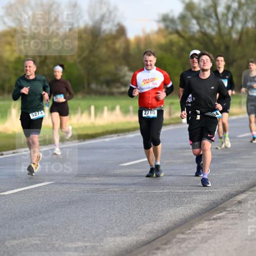 12.04.2026 - 45. Internationalen Wilhelmsburger Insellauf Dr. Thomas Lammeyer http://msf.ph/oto/9432703 12.04.2026 09:15:45 Laufen 5273, 2710, 34 meine-sportfotos.de