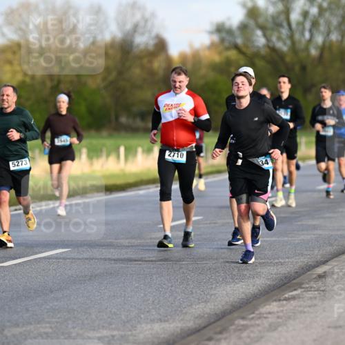 12.04.2026 - 45. Internationalen Wilhelmsburger Insellauf Dr. Thomas Lammeyer http://msf.ph/oto/9432706 12.04.2026 09:15:45 Laufen 5273, 3545, 2710, 34 meine-sportfotos.de