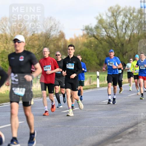 12.04.2026 - 45. Internationalen Wilhelmsburger Insellauf Dr. Thomas Lammeyer http://msf.ph/oto/9432709 12.04.2026 09:15:48 Laufen 2568, 2537, 5289, 2472, 2048, 4787, 3629 meine-sportfotos.de