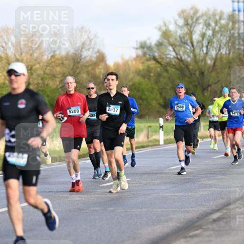 12.04.2026 - 45. Internationalen Wilhelmsburger Insellauf Dr. Thomas Lammeyer http://msf.ph/oto/9432710 12.04.2026 09:15:48 Laufen 1, 5289, 488, 2568, 2537, 2472, 265, 4787, 26, 3629 meine-sportfotos.de