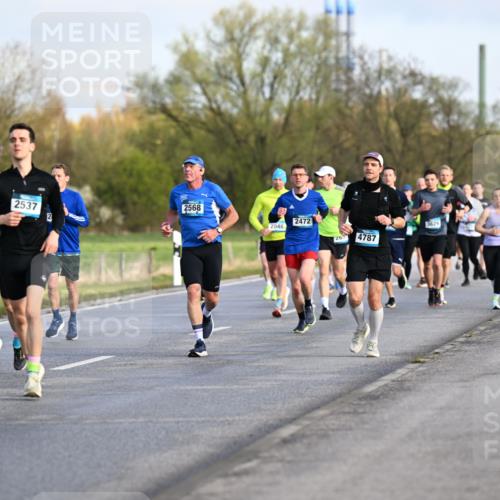 12.04.2026 - 45. Internationalen Wilhelmsburger Insellauf Dr. Thomas Lammeyer http://msf.ph/oto/9432714 12.04.2026 09:15:49 Laufen 5289, 3042, 2537, 2568, 2472, 3629, 2048, 4787 meine-sportfotos.de