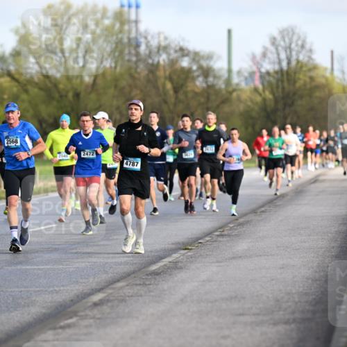 12.04.2026 - 45. Internationalen Wilhelmsburger Insellauf Dr. Thomas Lammeyer http://msf.ph/oto/9432717 12.04.2026 09:15:50 Laufen 2568, 2472, 2048, 4787, 3632, 3629 meine-sportfotos.de