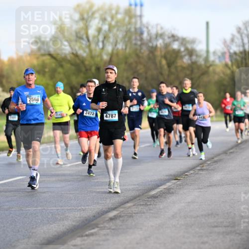 12.04.2026 - 45. Internationalen Wilhelmsburger Insellauf Dr. Thomas Lammeyer http://msf.ph/oto/9432725 12.04.2026 09:15:51 Laufen 3465, 2568, 2472, 204, 4787 meine-sportfotos.de