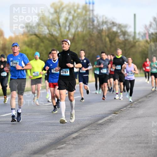 12.04.2026 - 45. Internationalen Wilhelmsburger Insellauf Dr. Thomas Lammeyer http://msf.ph/oto/9432728 12.04.2026 09:15:51 Laufen 2568, 24, 4787 meine-sportfotos.de