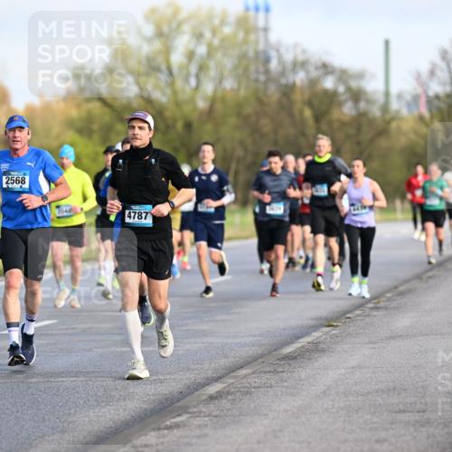 12.04.2026 - 45. Internationalen Wilhelmsburger Insellauf Dr. Thomas Lammeyer http://msf.ph/oto/9432732 12.04.2026 09:15:52 Laufen 2568, 2048, 4787 meine-sportfotos.de