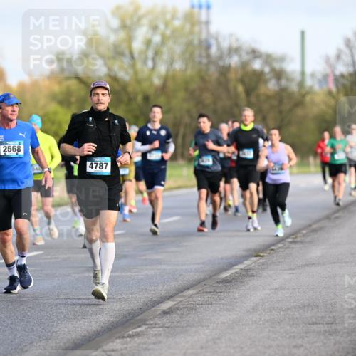12.04.2026 - 45. Internationalen Wilhelmsburger Insellauf Dr. Thomas Lammeyer http://msf.ph/oto/9432734 12.04.2026 09:15:52 Laufen 2568, 4787 meine-sportfotos.de