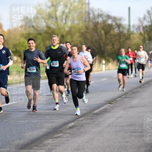12.04.2026 - 45. Internationalen Wilhelmsburger Insellauf Dr. Thomas Lammeyer http://msf.ph/oto/9432757 12.04.2026 09:15:56 Laufen 3731, 5706, 3629, 2632, 442 meine-sportfotos.de