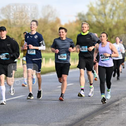 12.04.2026 - 45. Internationalen Wilhelmsburger Insellauf Dr. Thomas Lammeyer http://msf.ph/oto/9432764 12.04.2026 09:15:58 Laufen 232, 8, 3731, 3629, 2632, 4439 meine-sportfotos.de