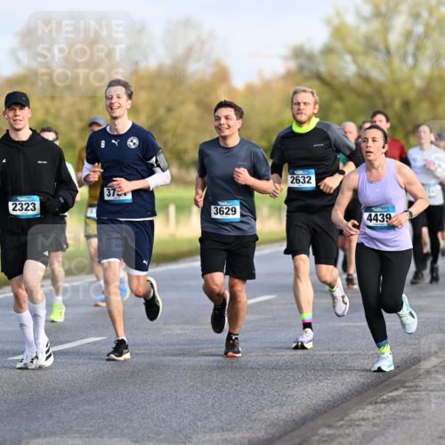 12.04.2026 - 45. Internationalen Wilhelmsburger Insellauf Dr. Thomas Lammeyer http://msf.ph/oto/9432765 12.04.2026 09:15:58 Laufen 2323, 8, 37, 3629, 2632, 4439 meine-sportfotos.de