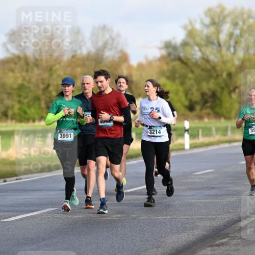 12.04.2026 - 45. Internationalen Wilhelmsburger Insellauf Dr. Thomas Lammeyer http://msf.ph/oto/9432785 12.04.2026 09:16:01 Laufen 4042, 3214, 3534, 3991 meine-sportfotos.de