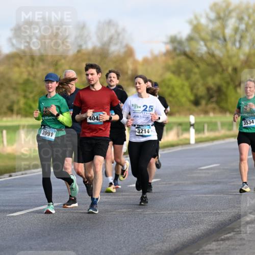 12.04.2026 - 45. Internationalen Wilhelmsburger Insellauf Dr. Thomas Lammeyer http://msf.ph/oto/9432788 12.04.2026 09:16:02 Laufen 404, 3991, 224, 25, 3534, 3214 meine-sportfotos.de