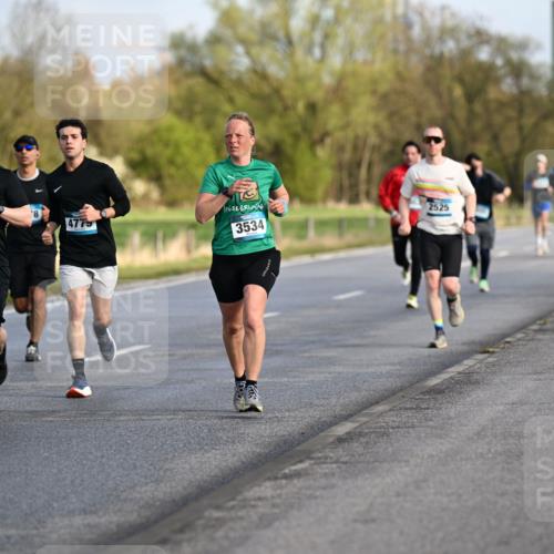 12.04.2026 - 45. Internationalen Wilhelmsburger Insellauf Dr. Thomas Lammeyer http://msf.ph/oto/9432797 12.04.2026 09:16:03 Laufen 3214, 5589, 8, 4775, 3534, 2525 meine-sportfotos.de