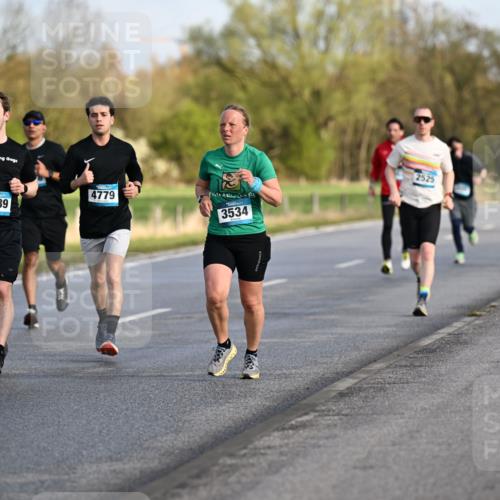 12.04.2026 - 45. Internationalen Wilhelmsburger Insellauf Dr. Thomas Lammeyer http://msf.ph/oto/9432799 12.04.2026 09:16:04 Laufen 2624, 25, 54, 3214, 4779, 5589, 3534, 2525 meine-sportfotos.de