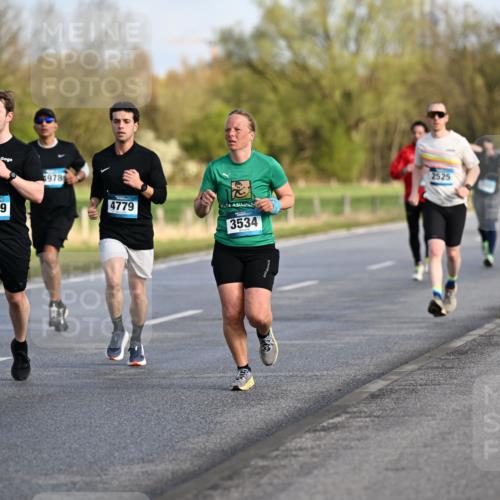 12.04.2026 - 45. Internationalen Wilhelmsburger Insellauf Dr. Thomas Lammeyer http://msf.ph/oto/9432801 12.04.2026 09:16:04 Laufen 224, 3214, 5589, 1978, 4779, 3534, 2525 meine-sportfotos.de