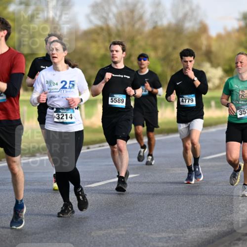 12.04.2026 - 45. Internationalen Wilhelmsburger Insellauf Dr. Thomas Lammeyer http://msf.ph/oto/9432802 12.04.2026 09:16:04 Laufen 552, 4042, 224, 25, 5589, 3214, 4779, 3534 meine-sportfotos.de