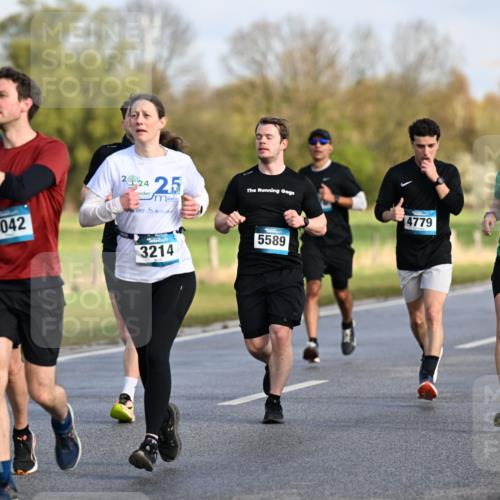 12.04.2026 - 45. Internationalen Wilhelmsburger Insellauf Dr. Thomas Lammeyer http://msf.ph/oto/9432803 12.04.2026 09:16:04 Laufen 1, 4042, 2924, 25, 3214, 5589, 4779, 3534 meine-sportfotos.de