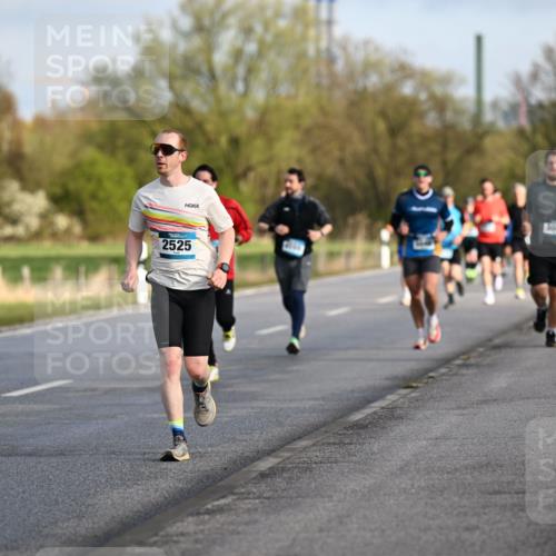 12.04.2026 - 45. Internationalen Wilhelmsburger Insellauf Dr. Thomas Lammeyer http://msf.ph/oto/9432814 12.04.2026 09:16:07 Laufen 1405, 2525 meine-sportfotos.de